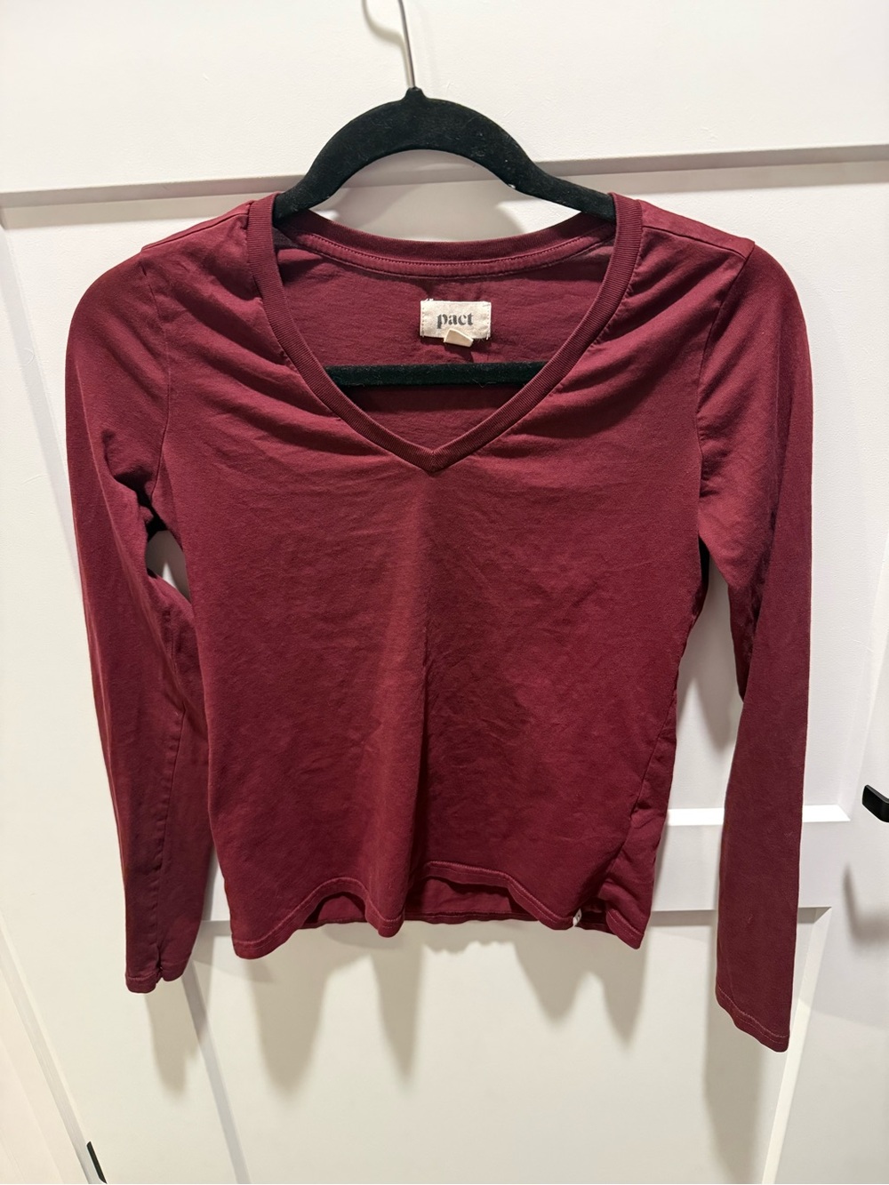 Pact Organic Cotton V-Neck Long Sleeve Tee Women’s XS Burgundy Sustainable Basic